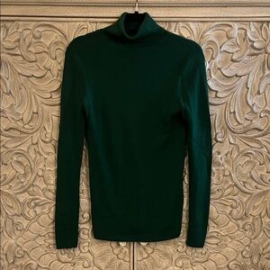 Uniqlo Ribbed Merino Wool Turtleneck Sweater